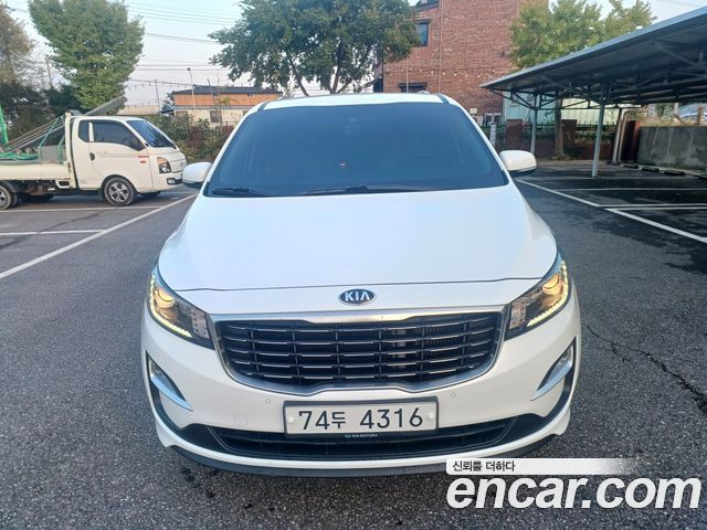 Kia Carnival 11-Seater Prestige — пробег 99 530 км — фото 3 из 5