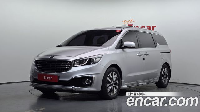 Kia Carnival 9-seater Luxury — пробег 181 170 км — фото 1 из 5