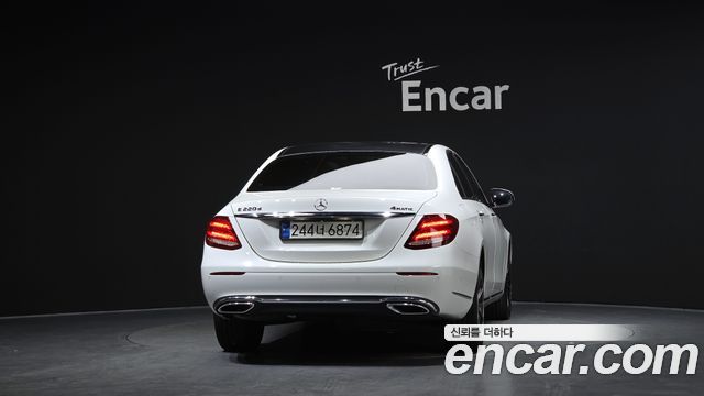 Mercedes-Benz E-Class из Кореи Encar