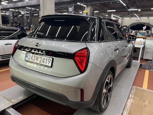 Mini Cooper 5 Door Favoured — пробег 5 263 км — фото 2 из 5