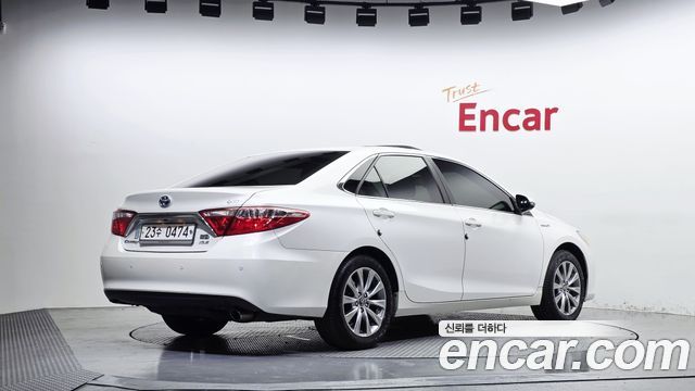 Toyota Camry Hybrid XLE — пробег 175 321 км — фото 2 из 5