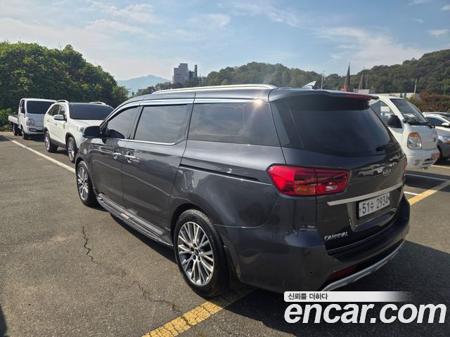 Kia Carnival 9-seater Prestige — пробег 199 000 км — фото 5 из 5