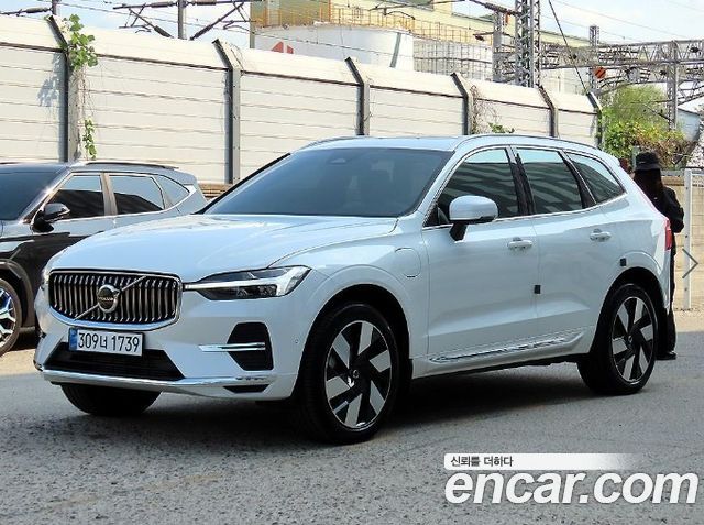 Volvo XC60 T8 Ultra Bright — пробег 14 026 км — фото 2 из 5