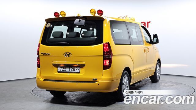Hyundai Starex School Bus LPi — пробег 38 841 км — фото 2 из 5