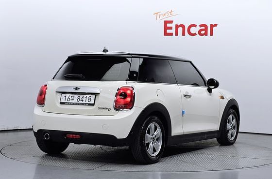 Mini Cooper Standard 3rd — пробег 45 345 км — фото 2 из 5