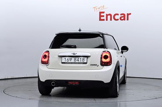 Mini Cooper Standard 3rd — пробег 45 345 км — фото 4 из 5