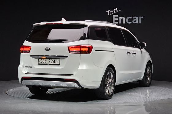 Kia Carnival 9-Seater Noblesse Special — пробег 220 095 км — фото 2 из 5