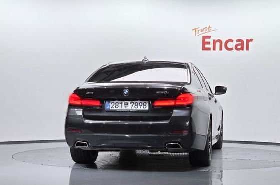 BMW 5-Series 530i xDrive M Sport Package — пробег 40 201 км — фото 4 из 5