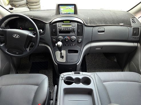 Hyundai Starex 12-Seater Wagon CVX Deluxe — пробег 117 061 км — фото 5 из 5