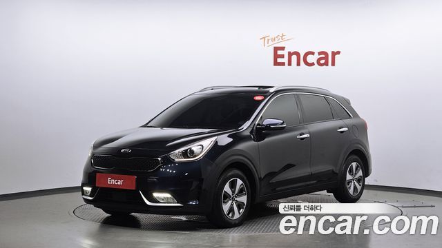 Kia Niro Prestige — пробег 159 312 км — фото 1 из 5