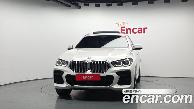 BMW X6 xDrive40i M Sport — пробег 12 307 км — фото 3 из 5