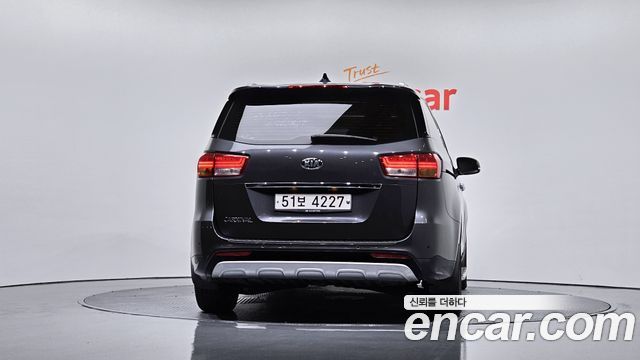 Kia Carnival 9-seater Prestige — пробег 98 883 км — фото 4 из 5