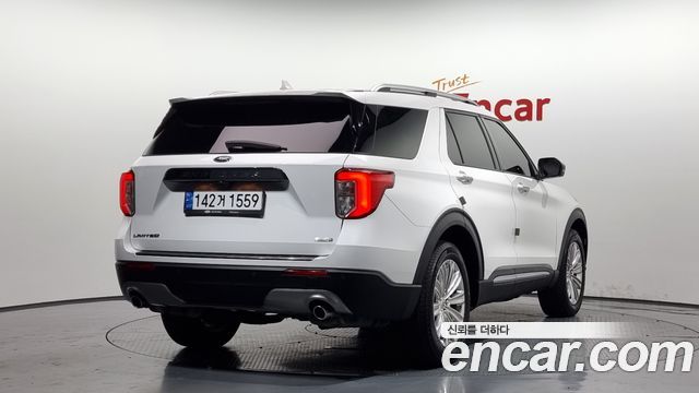 Ford Explorer 2.3 LimIted 4WD — пробег 49 343 км — фото 2 из 5
