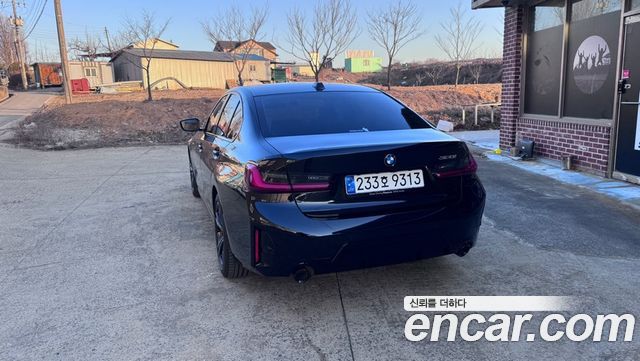 BMW 3-Series 320i M Sport — пробег 12 600 км — фото 4 из 5