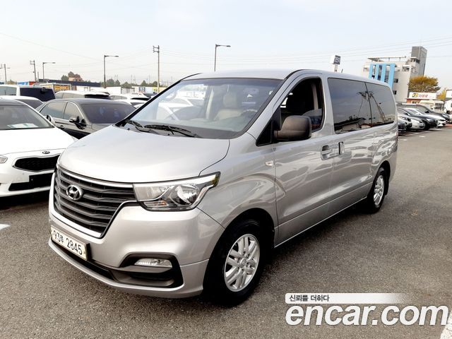 Hyundai Starex Van 3-Seater Smart — пробег 190 000 км — фото 3 из 5