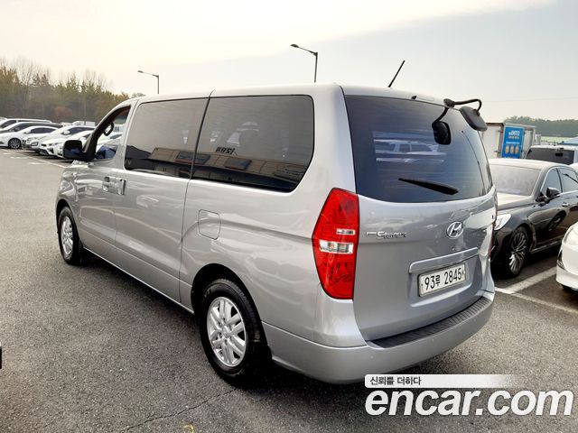Hyundai Starex Van 3-Seater Smart — пробег 190 000 км — фото 4 из 5