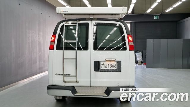 Chevrolet Express Van 6.0 — пробег 28 960 км — фото 3 из 5