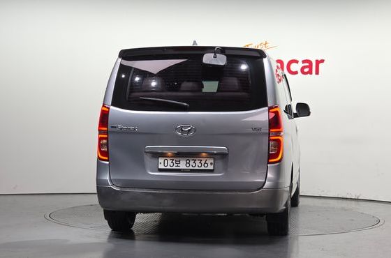 Hyundai Starex Urban 9-Seater Exclusive — пробег 110 184 км — фото 4 из 5