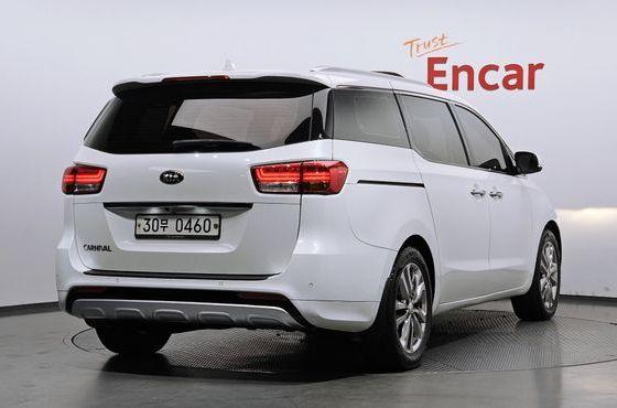 Kia Carnival 9-seater Noblesse — пробег 94 460 км — фото 2 из 5