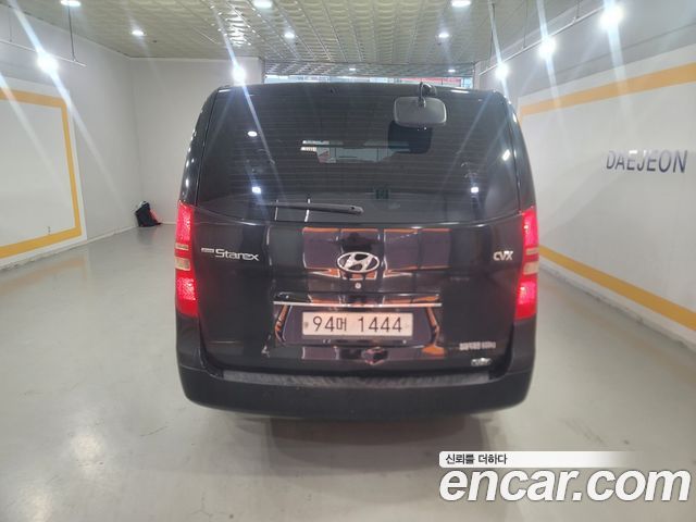 Hyundai Starex 5-Seater VAN CVX Luxury — пробег 282 803 км — фото 3 из 5