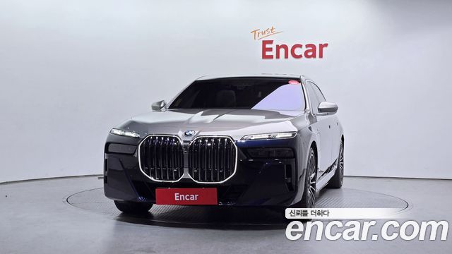 BMW 7-Series 750e xDrive M Sport — пробег 7 400 км — фото 3 из 5
