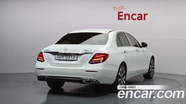 Mercedes-Benz E-Class из Кореи Encar