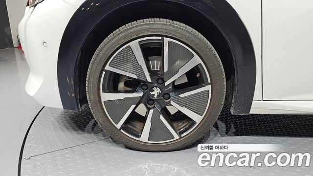 Peugeot 208 из Кореи Encar