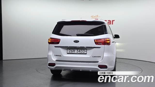 Kia Carnival 7-Seater Limousine VIP — пробег 112 932 км — фото 4 из 5