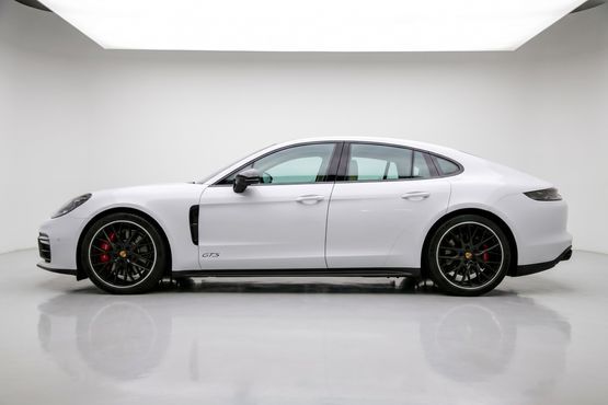 Porsche Panamera 4.0 GTS — пробег 36 200 км — фото 1 из 5