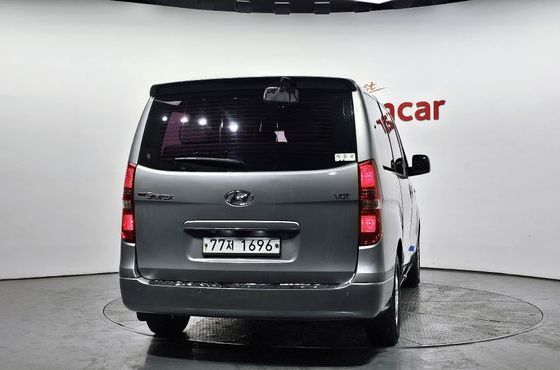 Hyundai Starex 11-Seater Wagon CVX Luxury — пробег 140 030 км — фото 4 из 5