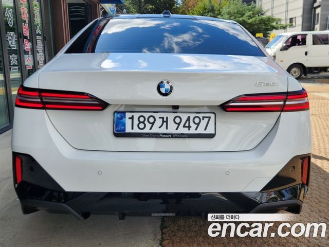 BMW 5-Series 520i M Sport — пробег 1 300 км — фото 4 из 5