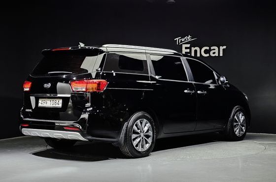 Kia Carnival 9-seater Luxury — пробег 130 744 км — фото 2 из 5