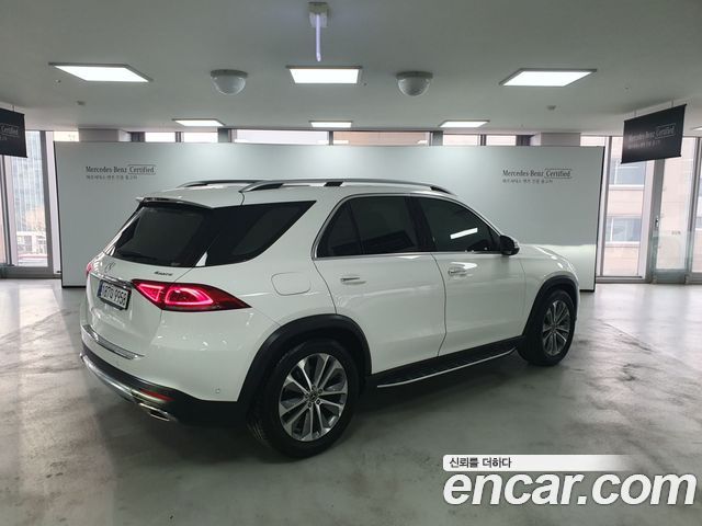 Mercedes-Benz GLE-Class GLE300d 4MATIC — пробег 120 451 км — фото 2 из 5