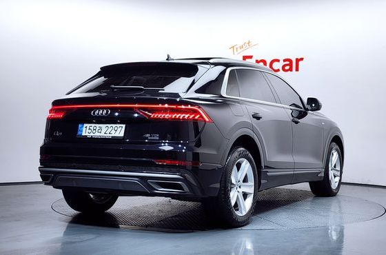 Audi Q8 45 TDI Quattro Premium — пробег 69 261 км — фото 2 из 5