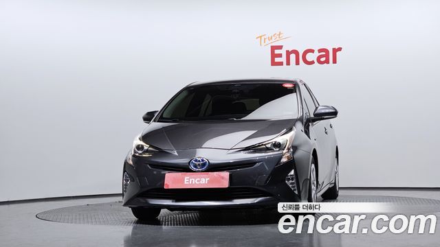 Toyota Prius из Кореи Encar