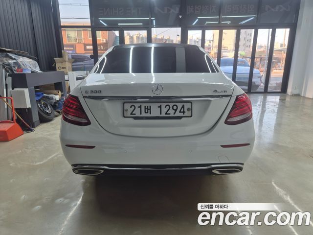 Mercedes-Benz E-Class из Кореи Encar