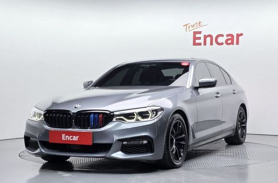 BMW 5-Series 520d xDrive M Sport Package Plus — пробег 80 217 км — фото 1 из 5