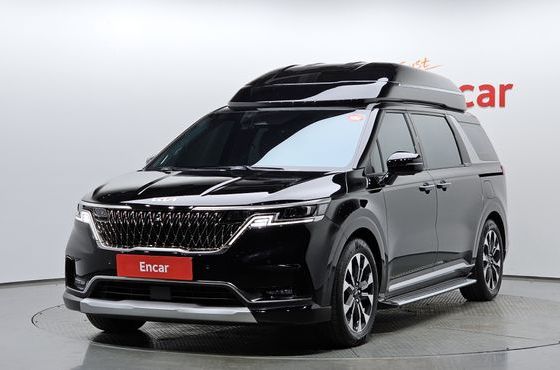 Kia Carnival 7-Seater Hi-Limousine Signature — пробег 82 561 км — фото 1 из 5
