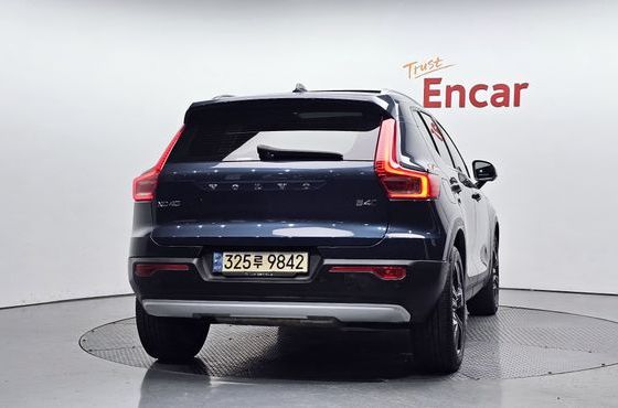 Volvo XC40 B4 Inscription — пробег 83 573 км — фото 4 из 5