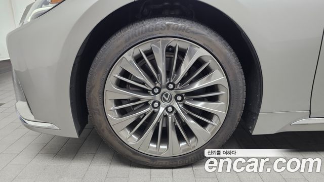 Lexus LS из Кореи Encar