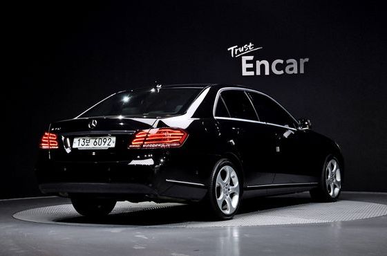 Mercedes-Benz E-Class E300 Elegance — пробег 57 080 км — фото 2 из 5