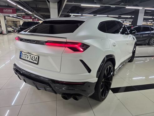 Lamborghini Urus 4.0 V8 — пробег 10 500 км — фото 2 из 5