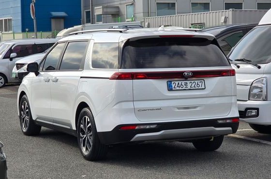 Kia Carnival 9-Seater Prestige — пробег 78 395 км — фото 4 из 5