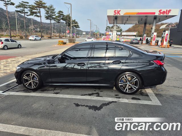 BMW 3-Series 320i M Sport — пробег 16 000 км — фото 4 из 5