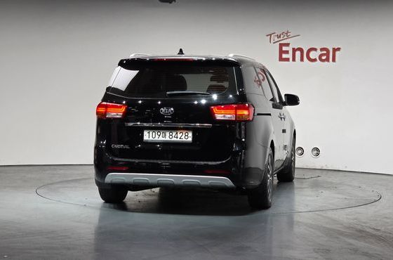 Kia Carnival 9-seater Luxury — пробег 217 133 км — фото 4 из 5