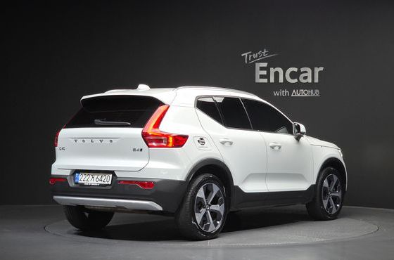 Volvo XC40 B4 Ultimate Bright — пробег 36 377 км — фото 2 из 5