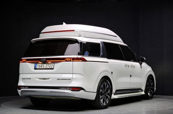 Kia Carnival 9-Seater Hi-Limousine Signature — пробег 142 520 км — фото 2 из 5