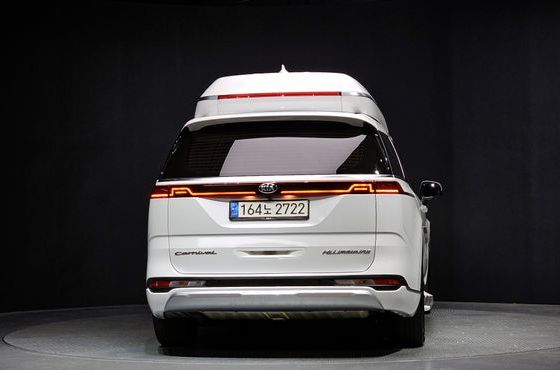 Kia Carnival 9-Seater Hi-Limousine Signature — пробег 142 520 км — фото 4 из 5