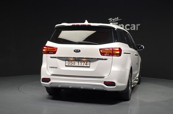 Kia Carnival 9-Seater Noblesse — пробег 105 495 км — фото 4 из 5