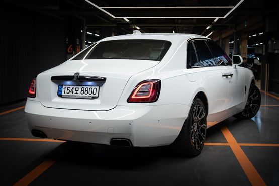 Rolls-Royce Ghost 6.7 V12 Black Badge — пробег 16 500 км — фото 4 из 5